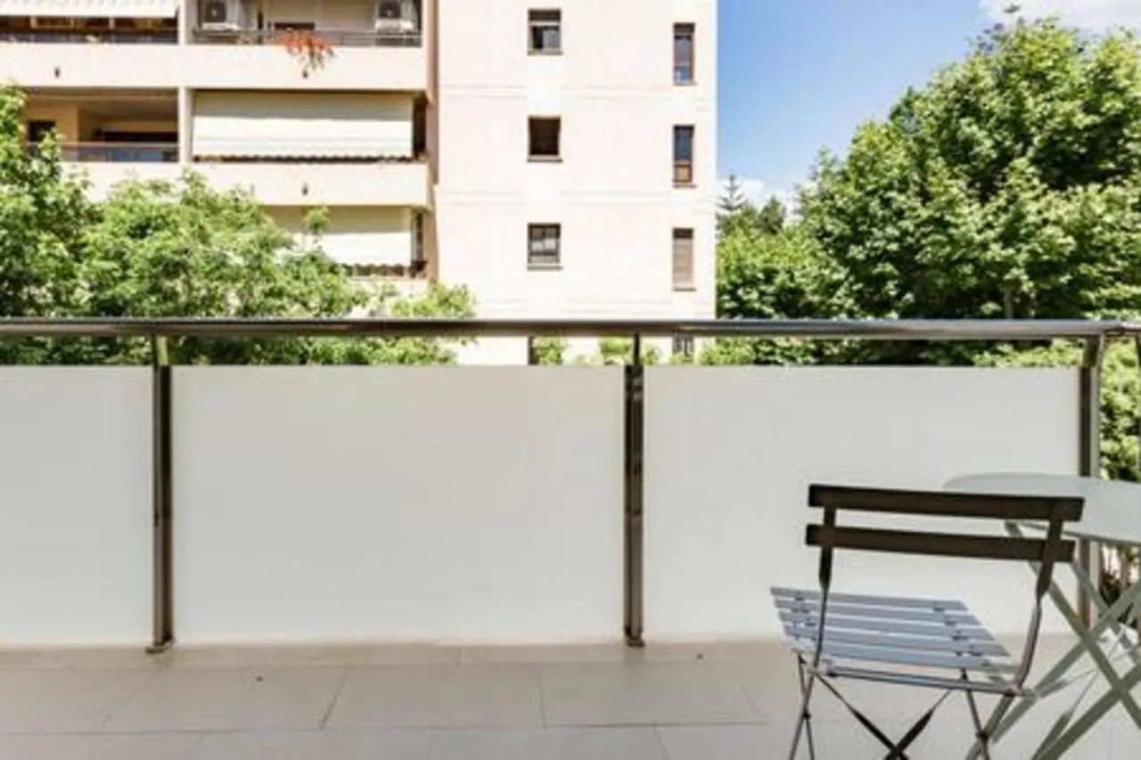 Avenida Puerta Del Mar location